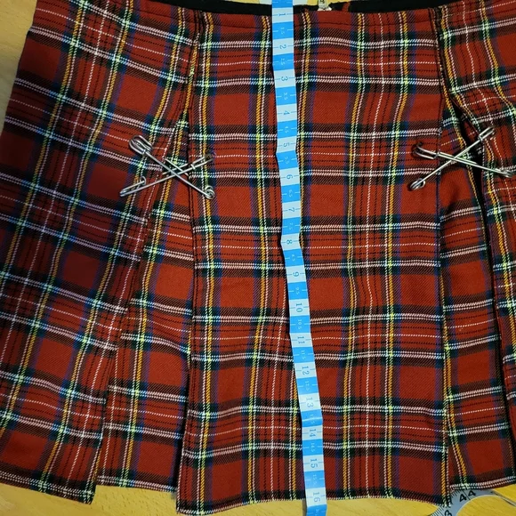 Hot Topic mini skirt red plaid  sz medium - Picture 5 of 5